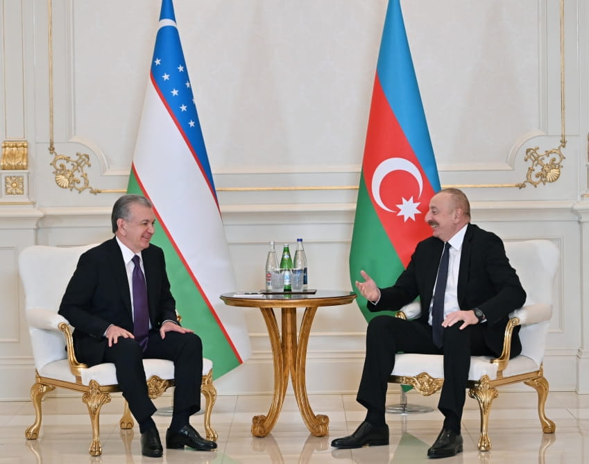 الهام علی اف رئیس جمهور آذربایجان با شوکت میرضیایف رئیس جمهور ازبکستان دیدار و گفتگو کرد