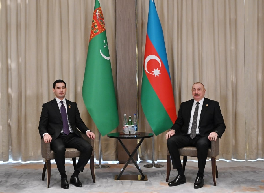 دیدار رئیس جمهورآذربایجان با رئیس جمهور ترکمنستان سردار بردی محمدوف
